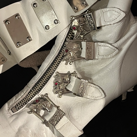Vintage Berlin Wall skull buckle white leather boots - Picture 6 of 9